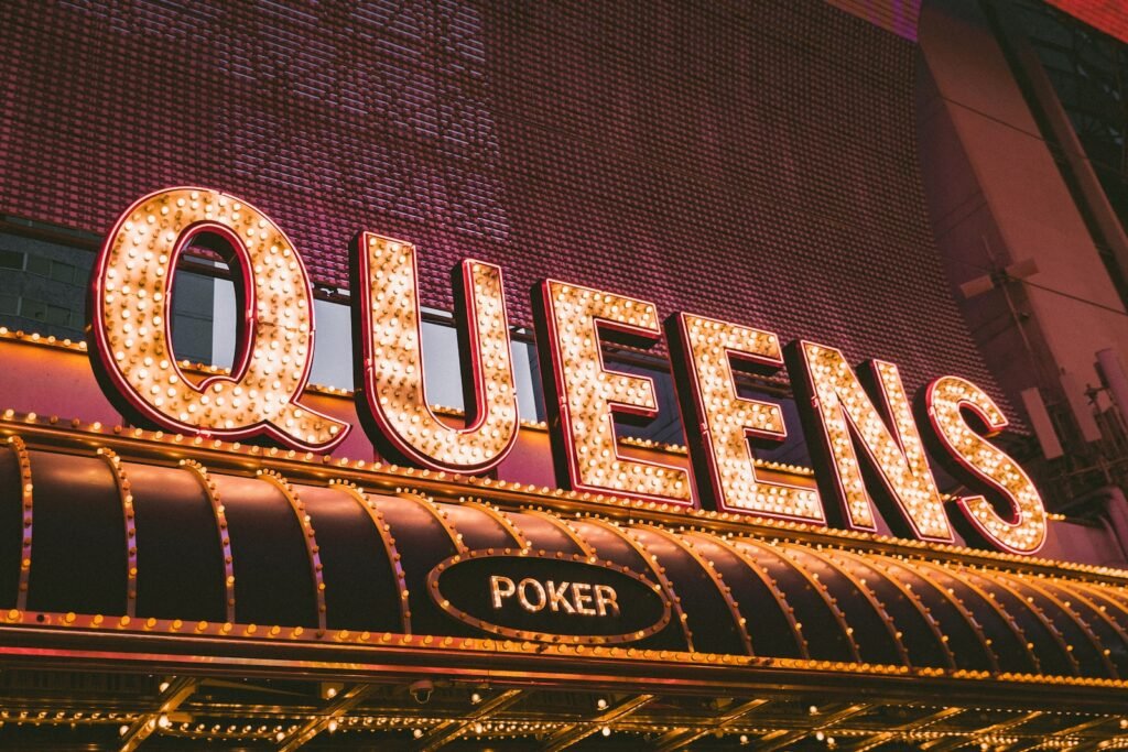 Queens Poker signage